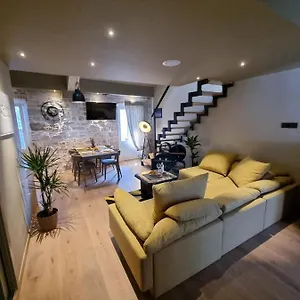  Apartment ˇdcˇ Modern Near The Church